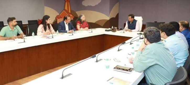 मुख्य सचिव आनंद बर्द्धन ने केंद्रीय सचिवों के साथ विकास योजनाओं पर चर्चा की, उत्तराखंड के लिए बड़े प्रोजेक्ट्स को मिली हरी झंडी